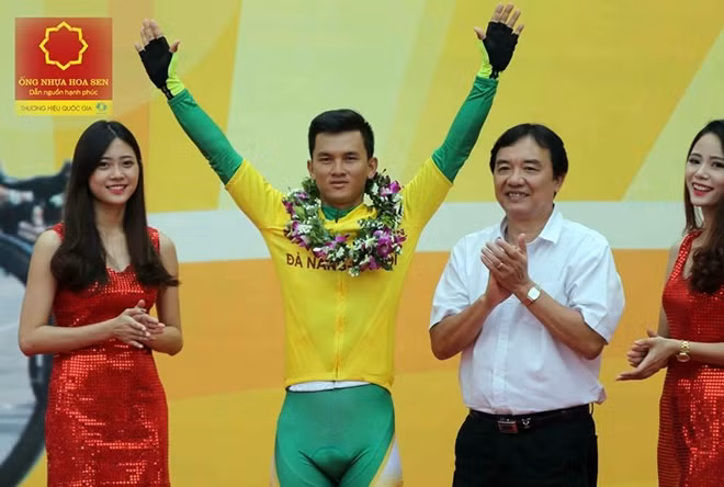 Tay đua Võ Phú Trung giành áo vàng chung cuộc