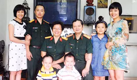 Gia đình hạnh phúc của nhạc sỹ An Thuyên.