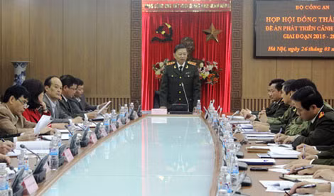 Thượng tướng, PGS.TS Tô Lâm phát biểu tại buổi họp Hội đồng thẩm định đề án.