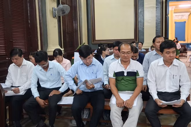Các bị cáo tại toà