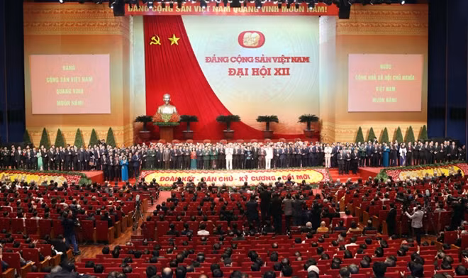 Ban chấp hành Trung ương khóa XII ra mắt.
