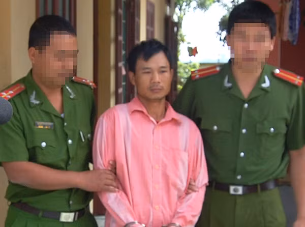Lực lượng Công an bắt giữ đối tượng Vũ Văn Hà. Lực lượng Công an bắt giữ đối tượng Vũ Văn Hà.