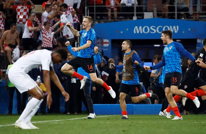 Đội tuyển Croatia (áo xanh) đã lần đầu tiên có mặt ở một trận chung kết World Cup. Đội tuyển Croatia (áo xanh) đã lần đầu tiên có mặt ở một trận chung kết World Cup.