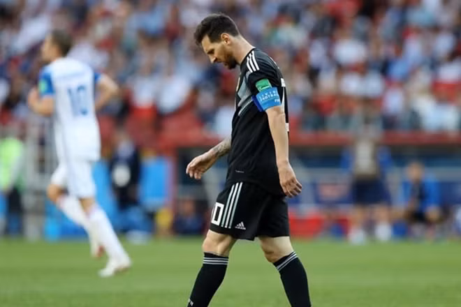 Messi bất lực trước trận hòa ngoài mong đợi.