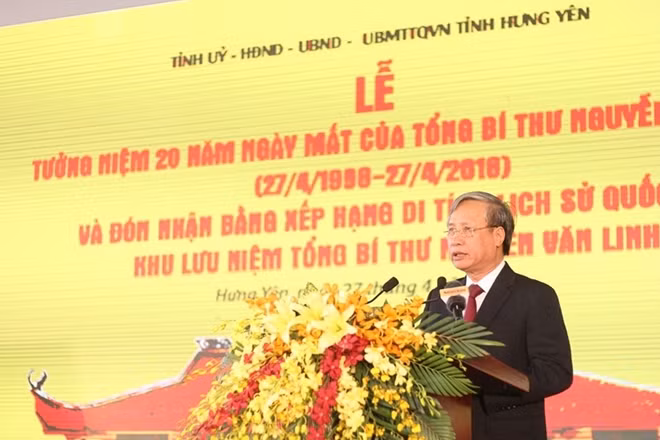 Đồng chí Trần Quốc Vượng phát biểu tại buổi Lễ.