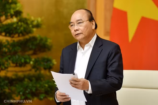 Thủ tướng Nguyễn Xuân Phúc phát biểu kết luận phiên họp thứ nhất Tiểu ban Kinh tế - Xã hội. Ảnh: VGP/Quang Hiếu