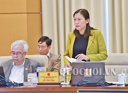 Bà Lê Thị Nga, Chủ nhiệm Ủy ban Tư pháp của Quốc hội phát biểu tại phiên thảo luận.