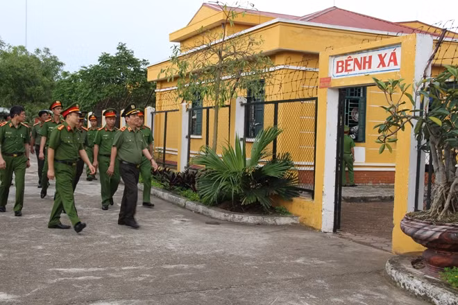 Thứ trưởng Nguyễn Văn Sơn kiểm tra công tác tại Trại giam Ngọc Lý ảnh 3