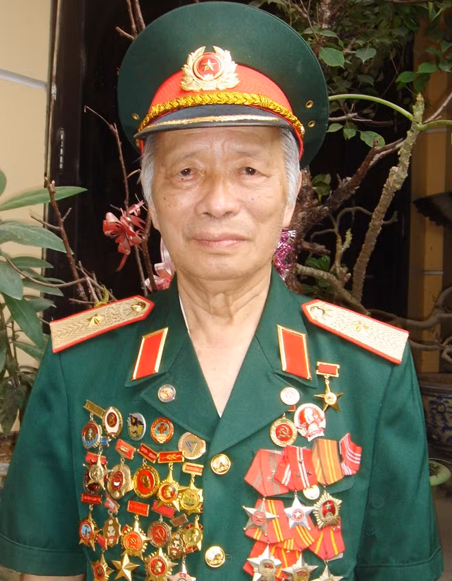 Thiếu tướng, GS.TSKH Lê Thế Trung