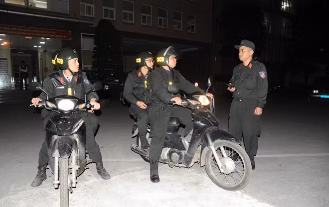 Giao nhiệm vụ cho CBCS trước khi lên đường làm nhiệm vụ