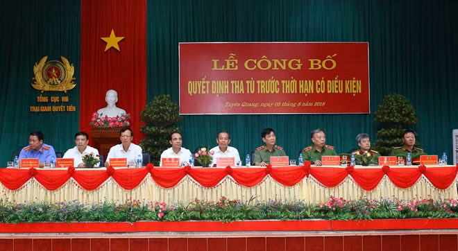 Các đại biểu dự buổi Lễ.
