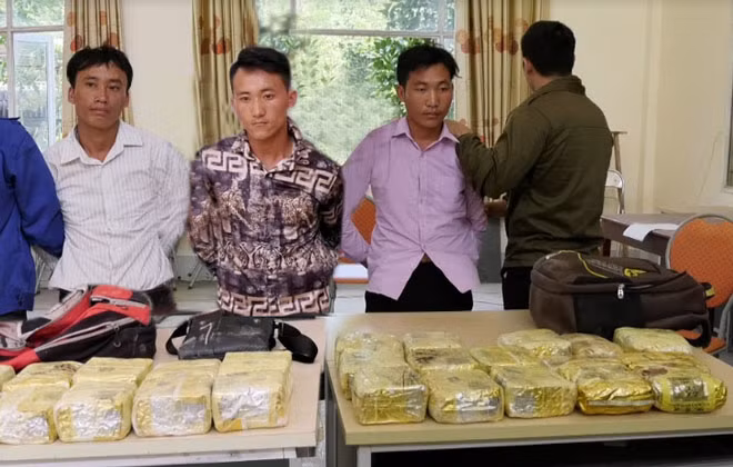 Các đối tượng và tang vật. Các đối tượng và tang vật.