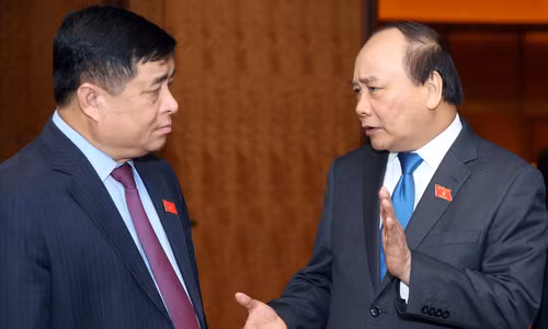 Thủ tướng Nguyễn Xuân Phúc và Bộ trưởng KH- ĐT Nguyễn Chí Dũng