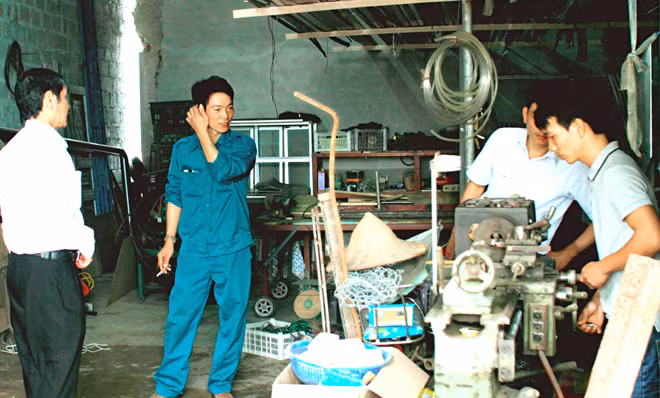 Xưởng cơ khí của anh Thành thu hút nhiều lao động từng có một thời lầm lỗi.