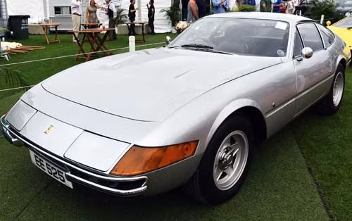 Chiếc Ferrari 365 GT4 'Daytona'. Chiếc Ferrari 365 GT4 'Daytona'.