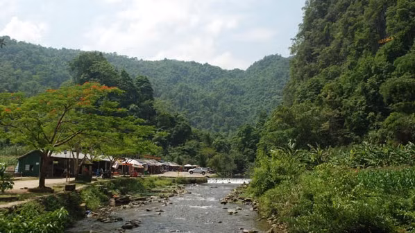 Mùa xuân về thăm Pác Pó
