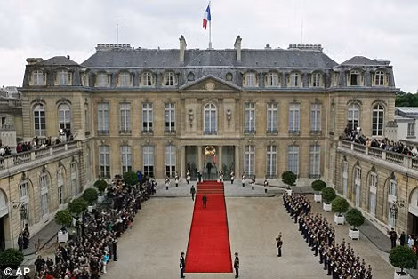 Điện Élysée.