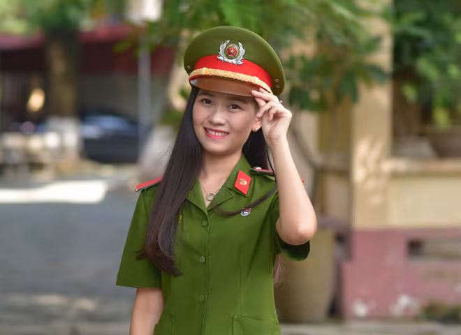 Thiếu uý Tưởng Thị Ngọc Ánh.