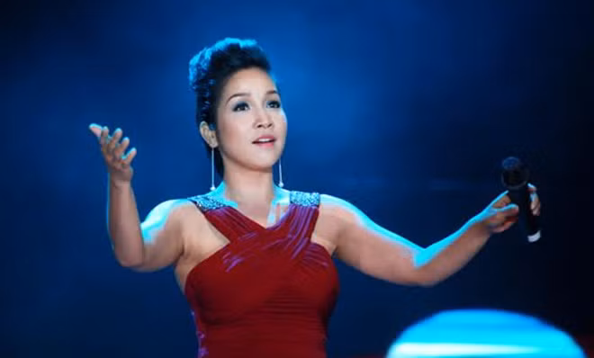 Ca sĩ Mỹ Linh.