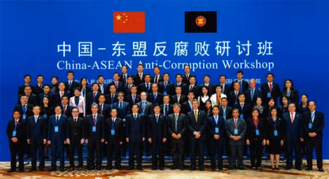 Quan chức ASEAN và Trung Quốc tại một cuộc họp về chống tham nhũng.