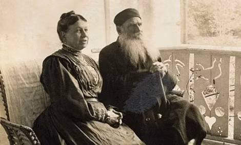 Bà Sophia Andreevna và chồng, đại văn hào Lev Tolstoy. Ảnh: guim.co.uk.