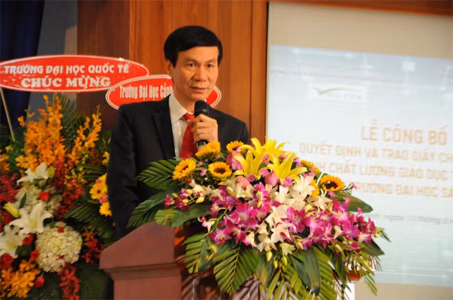 GS.TS Nguyễn Quý Thanh phát biểu. GS.TS Nguyễn Quý Thanh phát biểu.