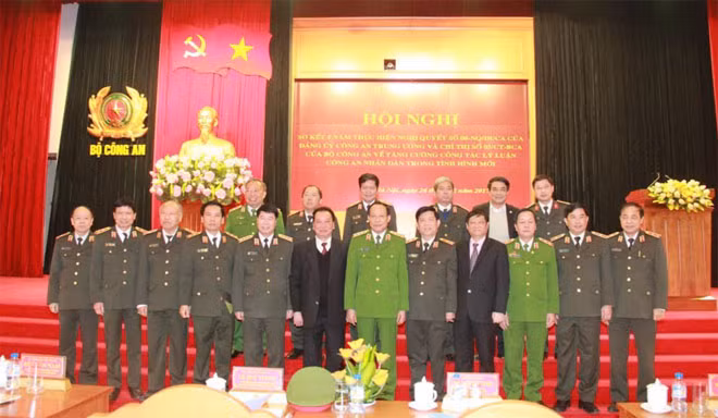 Các đại biểu tại hội nghị.