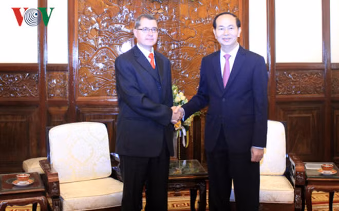 Chủ tịch nước Trần Đại Quang tiếp Đại sứ Cộng hòa Áo Thomas Schuller Gotzburg. Ảnh: VOV