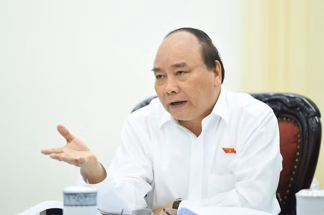 Thủ tướng Nguyễn Xuân Phúc chủ trì cuộc họp với các bộ, ngành về các kịch bản tăng trưởng năm 2017.