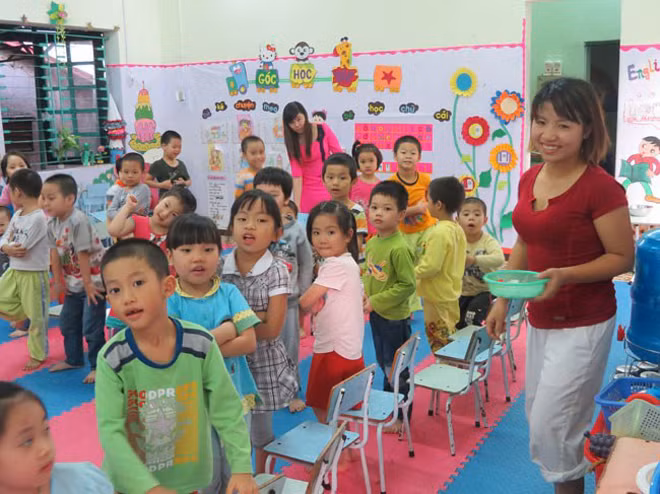 Vì an toàn cho trẻ cần nhiều hơn nữa những nhà trẻ cho con em công nhân. Vì an toàn cho trẻ cần nhiều hơn nữa những nhà trẻ cho con em công nhân.