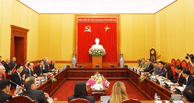 Toàn cảnh buổi tiếp. Toàn cảnh buổi tiếp.