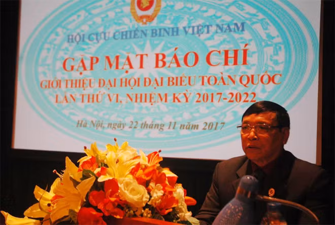 Trung tướng Nguyễn Song Phi, Phó Chủ tịch Hội Cựu chiến binh Việt Nam giới thiệu kế hoạch tổ chức Đại hội đại biểu toàn quốc lần thứ VI.