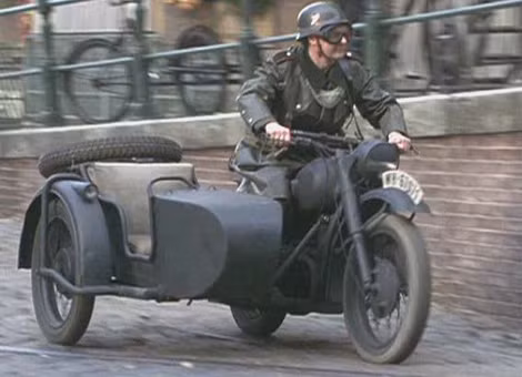 Một chiếc BMW-R71 của quân Đức.
