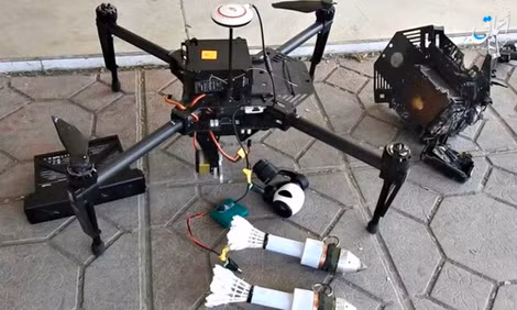 Flycam và chất nổ tự chế của IS được quân đội Iraq phát hiện. Ảnh: Sputnik.