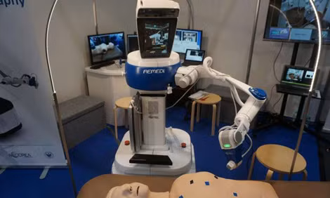 Robot trong dự án ReMeDi.