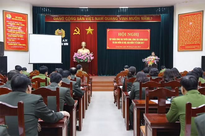 Công an tỉnh Lạng Sơn đã tổ chức hội nghị tập huấn công tác tuyển sinh, công tác chính sách, bảo hiểm xã hội, bảo hiểm y tế năm 2017.