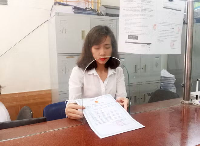 Chỉ mất 5 giây, trẻ đăng ký khai sinh đã có số định danh cá nhân. Chỉ mất 5 giây, trẻ đăng ký khai sinh đã có số định danh cá nhân.
