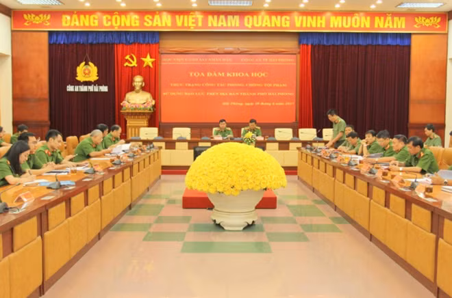 Quang cảnh tại cuộc tọa đàm.