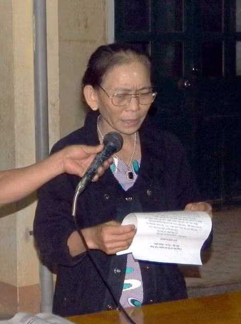 Đối tượng Võ Thị Hảo kiểm điểm, xin lỗi trước dân.