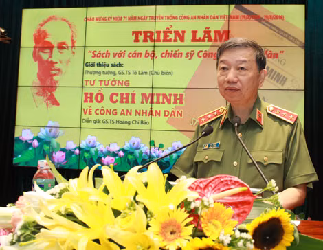 Bộ trưởng Tô Lâm phát biểu tại triển lãm “Sách với cán bộ, chiến sĩ CAND”.