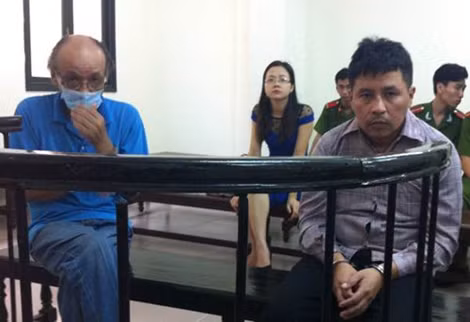 Hai kẻ trộm chuyên nghiệp người Peru Willian Rafael và Jose Marcelino trước vành móng ngựa.