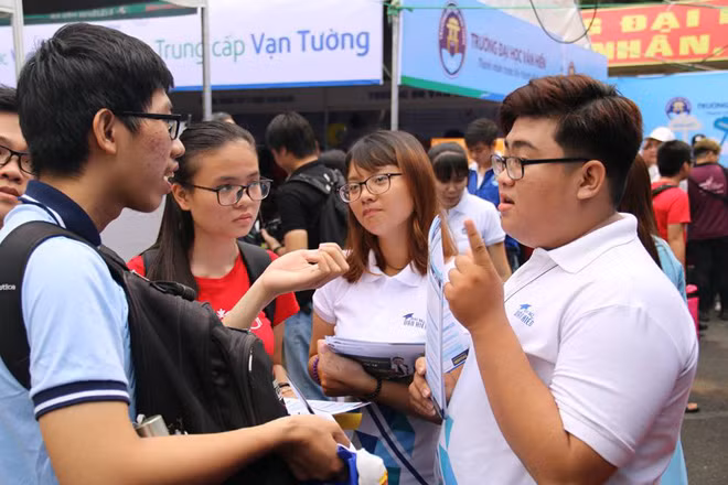 Năm 2017, tỷ lệ thí sinh đăng ký thi THPT quốc gia chỉ để xét tốt nghiệp giảm mạnh so với năm 2016. Ảnh minh họa.