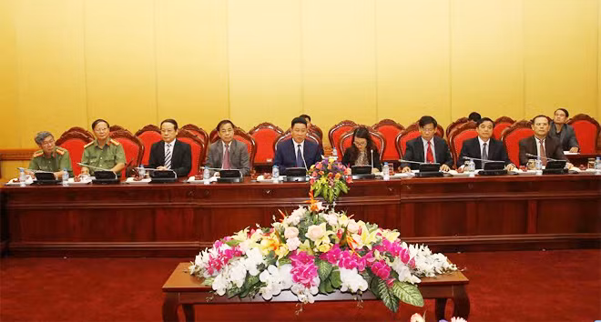 Thứ trưởng Bùi Văn Thành phát biểu tại buổi tiếp. Thứ trưởng Bùi Văn Thành phát biểu tại buổi tiếp.