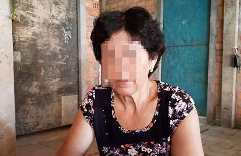 Bà Nguyễn Thị M. nói: "Hiện giờ tối ngủ, cháu gái tôi vẫn gặp ác mộng". Bà Nguyễn Thị M. nói: "Hiện giờ tối ngủ, cháu gái tôi vẫn gặp ác mộng".