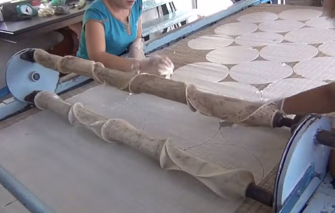 Giữ “lửa” cho làng nghề truyền thống.