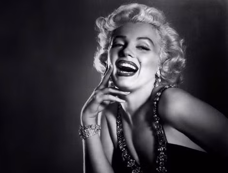 Nữ diễn viên xinh đẹp Marilyn Monroe. Nữ diễn viên xinh đẹp Marilyn Monroe.