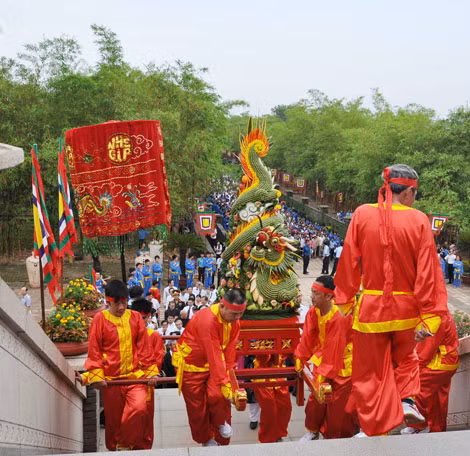 Lễ hội góp phần thúc đẩy giá trị văn hóa truyền thống.