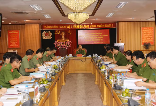 Quang cảnh buổi làm việc.