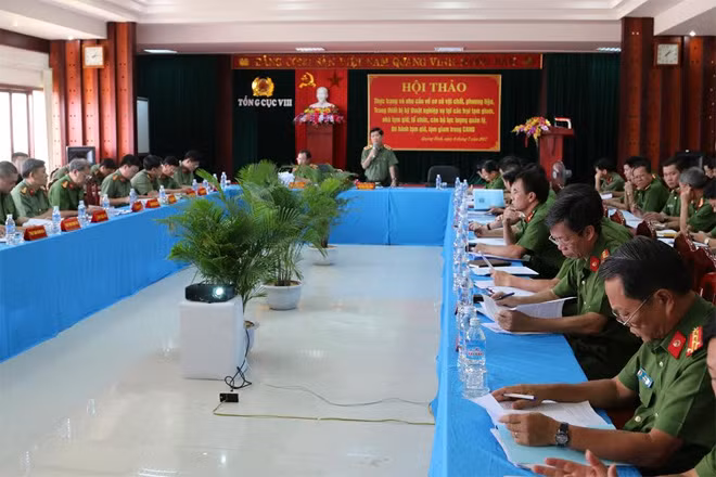 Quang cảnh buổi hội thảo.