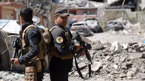 Lực lượng an ninh Iraq truy kích IS ở Mosul. Ảnh: VOA. Lực lượng an ninh Iraq truy kích IS ở Mosul. Ảnh: VOA.